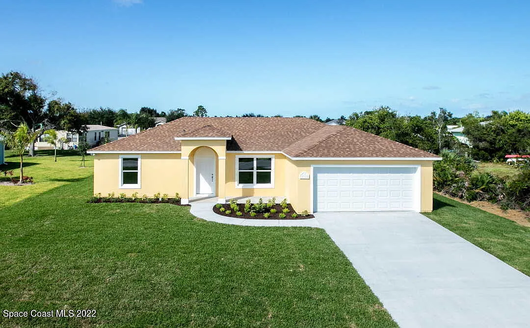 3 bed, 2.0 bath, 1312 sqft, $2,000 — Photo 1