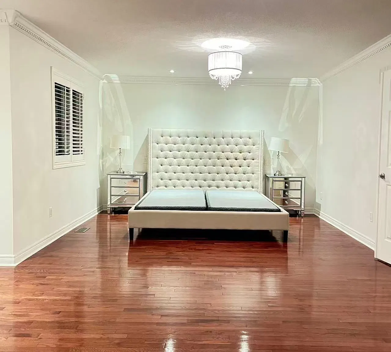 6 bed, $4,850 — Photo 1