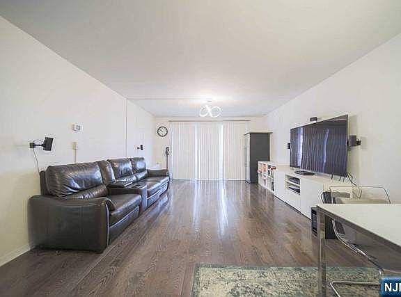 2nd image of 2100 Linwood Ave APT 17T