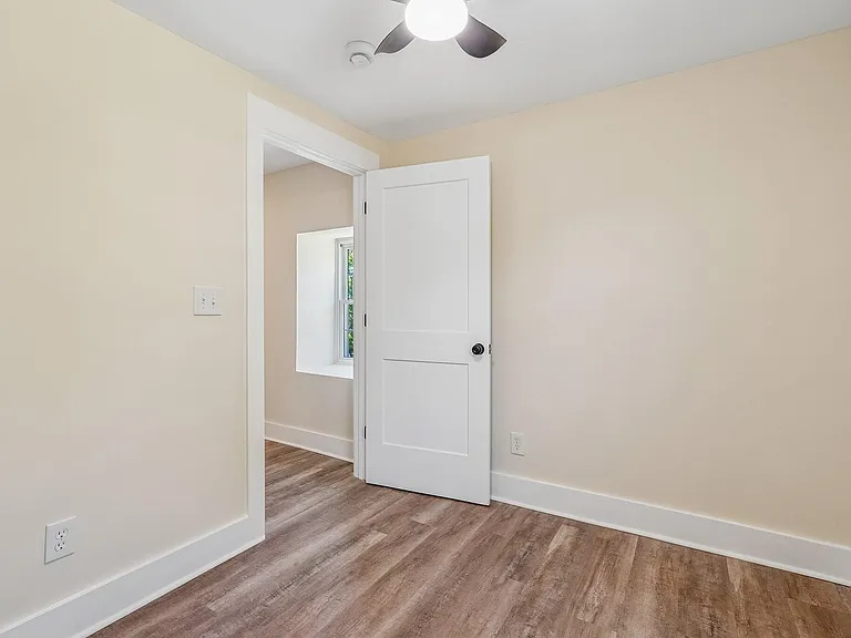 1425 Shelton Ave — Photo 14