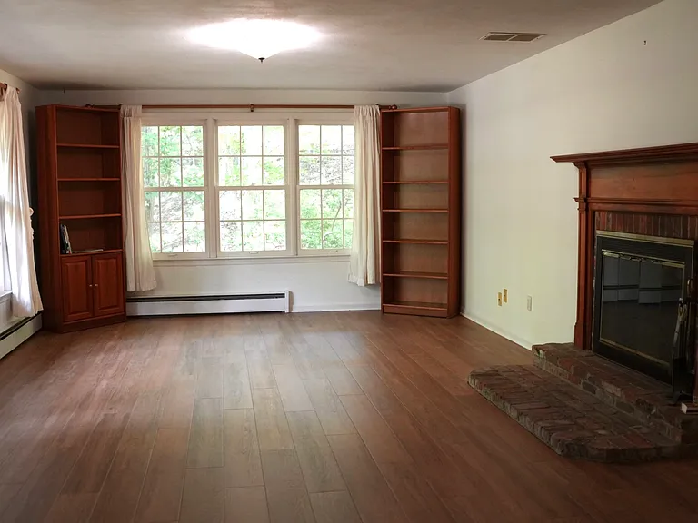 73 Moriarity Dr — Photo 14