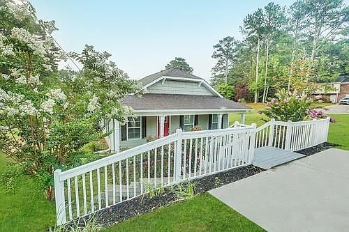 3rd image of 2700 Laurie Ln SW