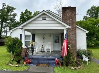 111 Midway Dr, Oliver Springs, TN 37840