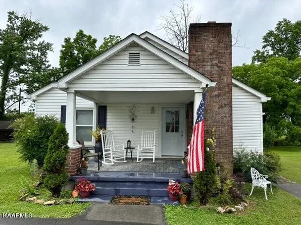 111 Midway Dr, Oliver Springs, TN 37840