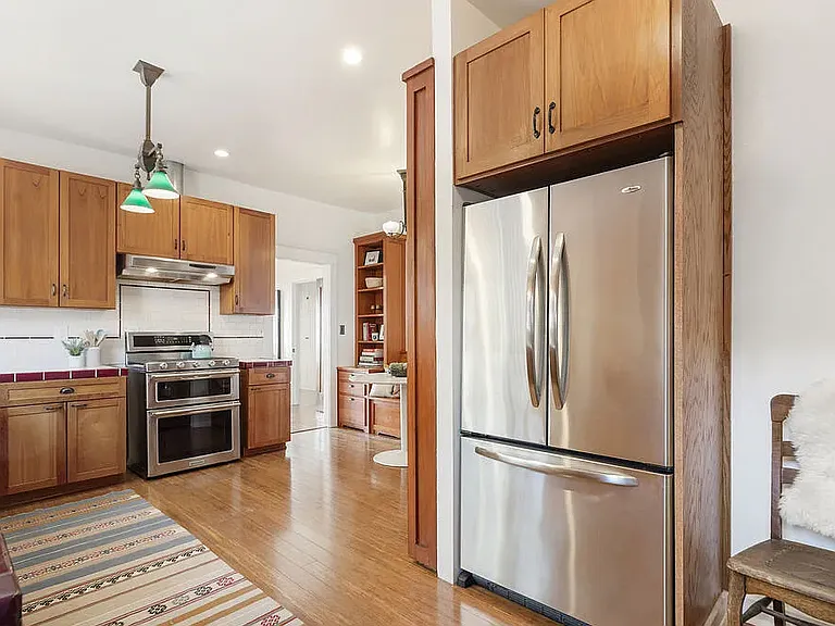 1332 Edgecliffe Dr — Photo 13