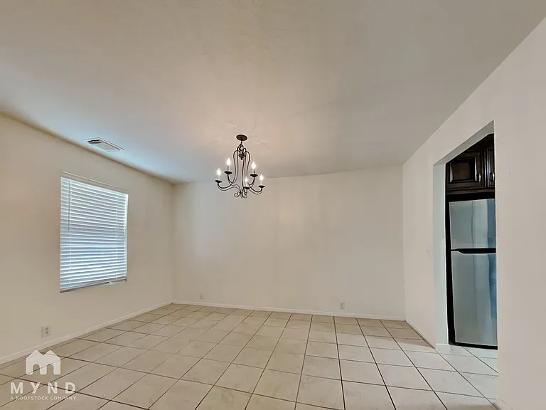 3338 Becker Glen St — Photo 4