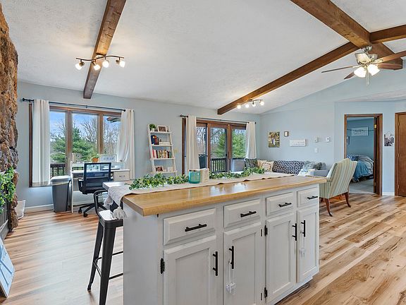 4th image of 3862 Apple Valley Dr