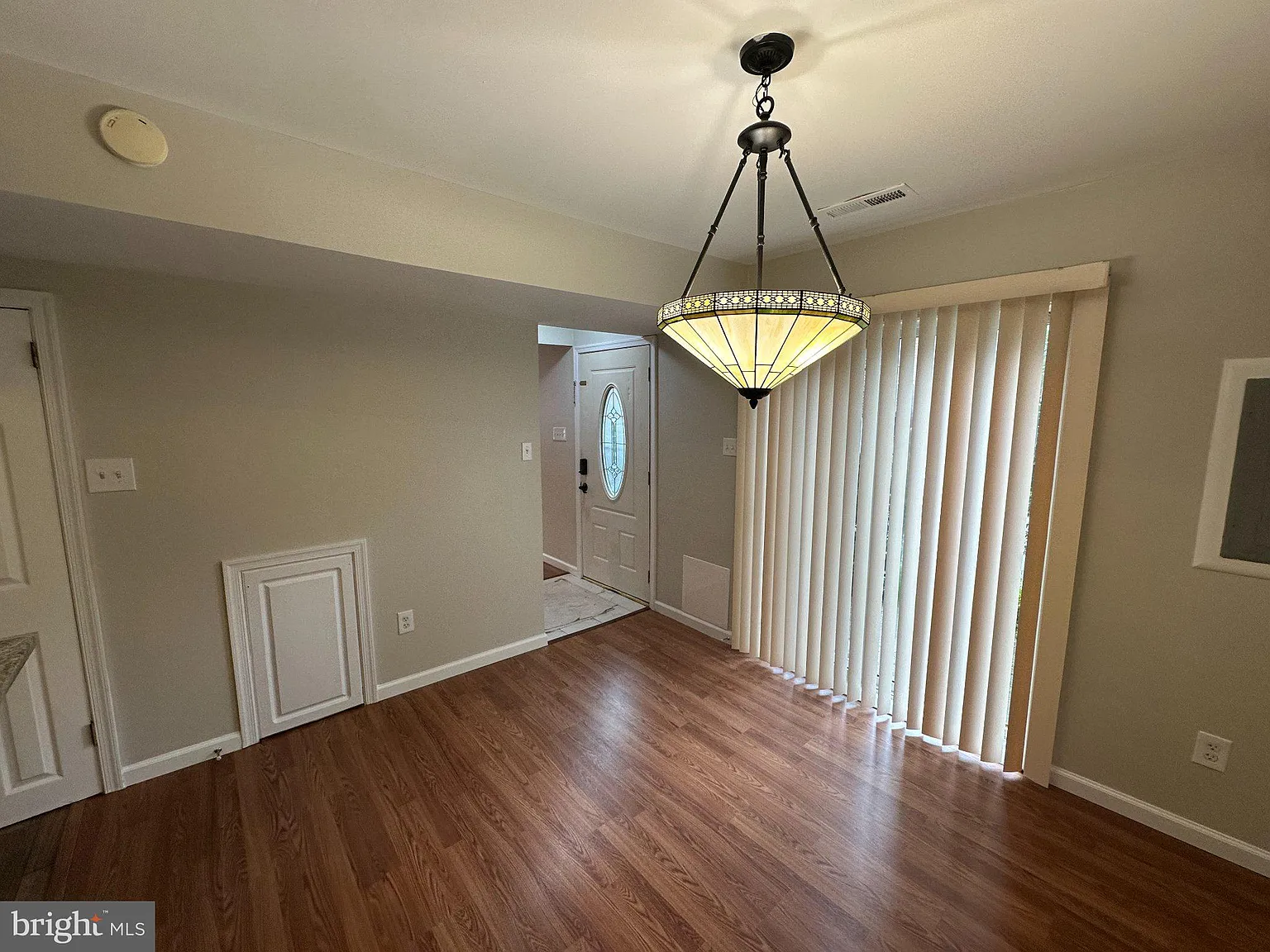 2 bed, 1.5 bath, 1080 sqft, $2,100 — Photo 2