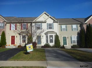 1045 Kentwell Dr, York, PA 17406