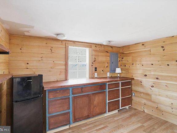 5th image of 117 Roberts Ln