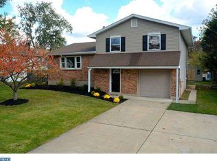 16 Robert Oakes Dr, Newark, DE 19713