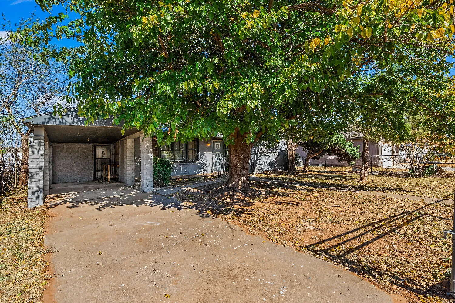 3 bed, 2.0 bath, 1694 sqft, $950 — Photo 1