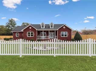 932 Hitching Post Ln, Waycross, GA 31503