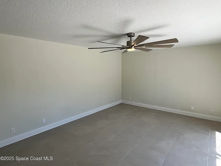 1717 Erin Ct NE — Photo 10