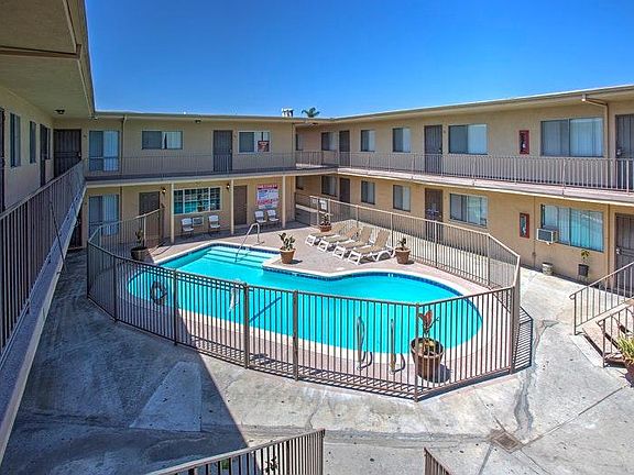 3rd image of 12405 Benedict Ave APT 34