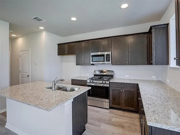 20505 Tractor Dr #B — Photo 7