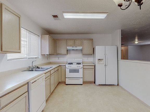 3rd image of 8619 Casa De Luz Ct NW
