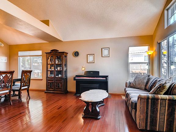 4th image of 6082 Mapleton Dr