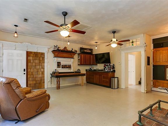 5th image of 1922 Edgewood Ave