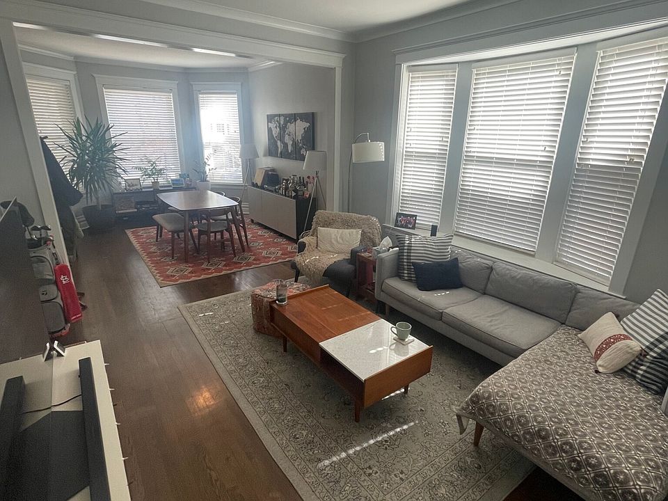 1st image of 2028 N Sawyer Ave #3