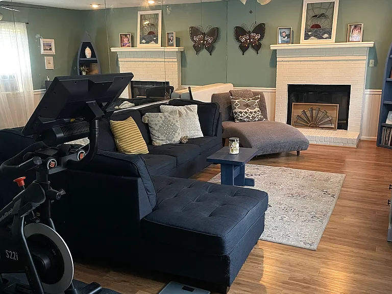 5120 Locust Ct — Photo 3