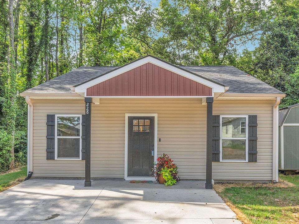 1st image of 228 Weeping Oak Dr