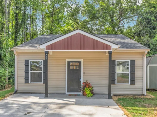 228 Weeping Oak Dr, Spartanburg, SC 29303