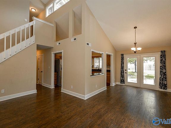 3rd image of 14909 Clovercrest Dr SE