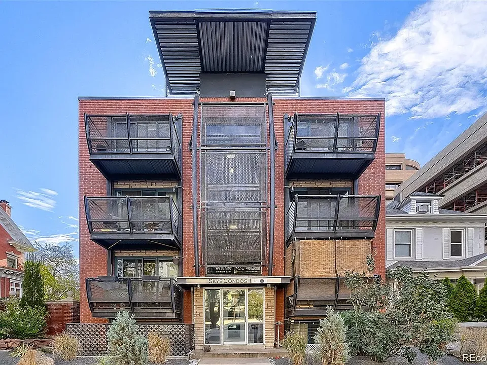 1336 N Logan St #302