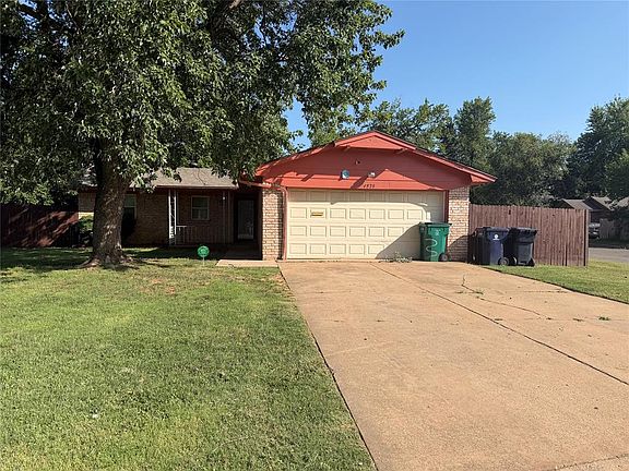 3rd image of 4828 Creekwood Dr