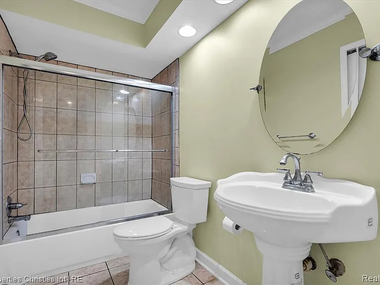 6651 Hearthside Ct — Photo 13