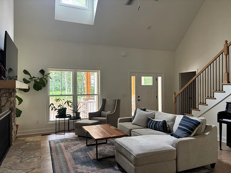 1347 Lake Orange Rd — Photo 4