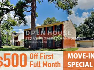 16054 Pinyon Creek Dr, Houston, TX 77095