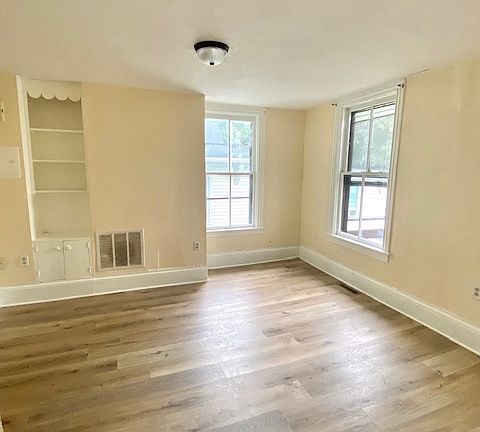4th image of 32 Spaulding St #32B