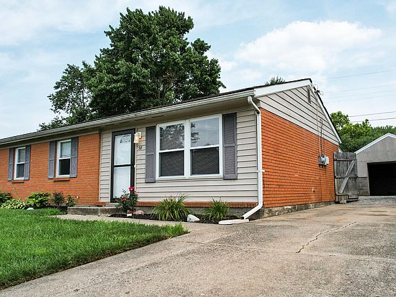 3rd image of 28 Plymouth Ln
