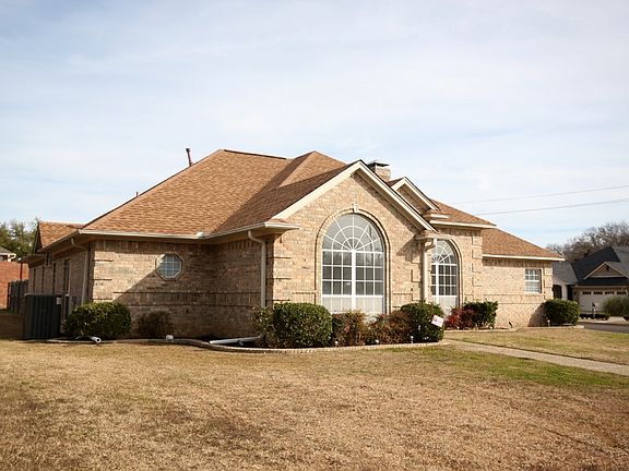 4th image of 1201 Spring Branch Dr