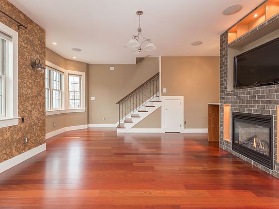 2nd image of 191 K St Unit 4