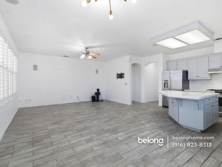 1714 Nicol Way — Photo 13