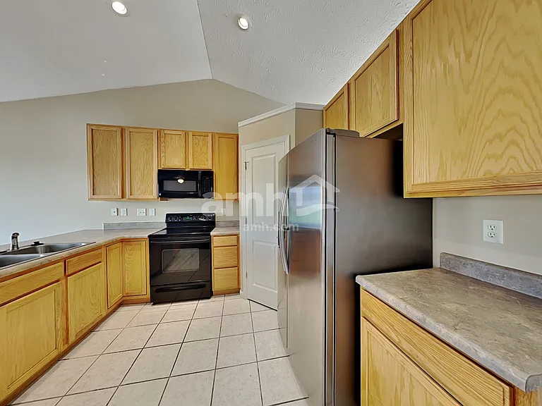 300 Water Ridge Ct — Photo 3