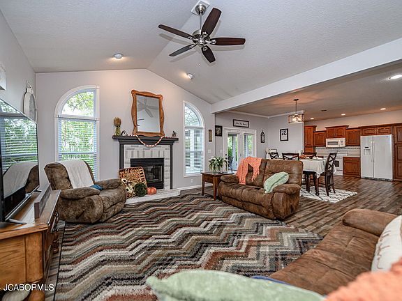 5th image of 1401 Parkridge Dr