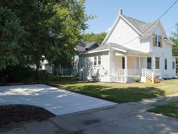 5th image of 923 7th Ave S