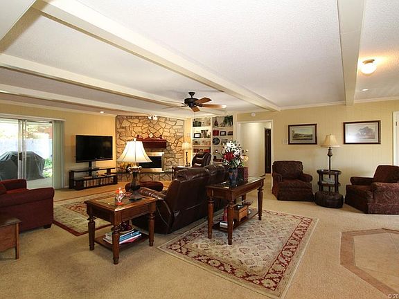 4th image of 102 Oakridge Dr