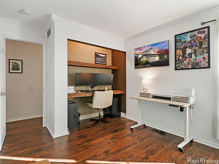 615 Littleton Trl — Photo 16