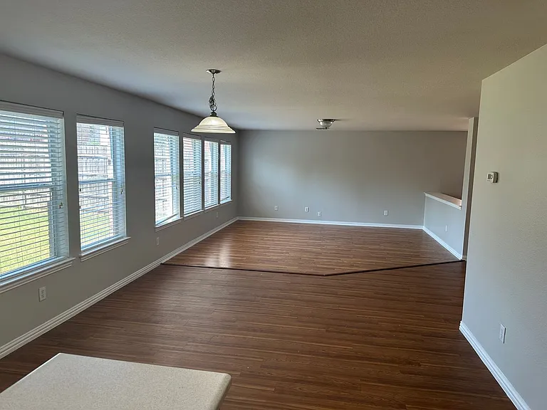 1117 Acacia Dr — Photo 10