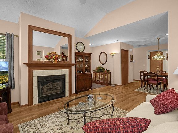 2nd image of 3919 Ivygate Pl