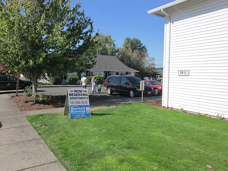 1817 16th Ave SE #8052 — Photo 19
