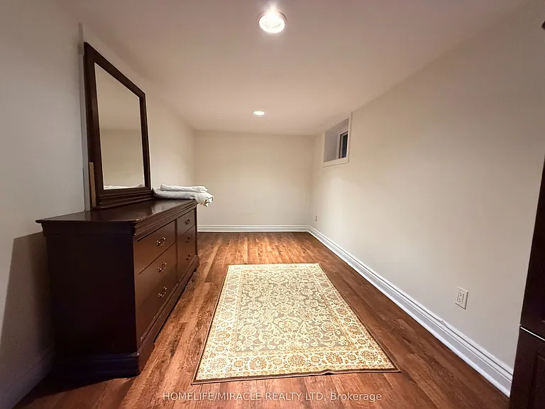 755 Somerville St — Photo 16