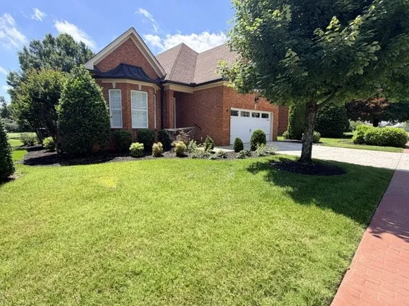 1159 Fairvue Village Ln, Gallatin, TN 37066