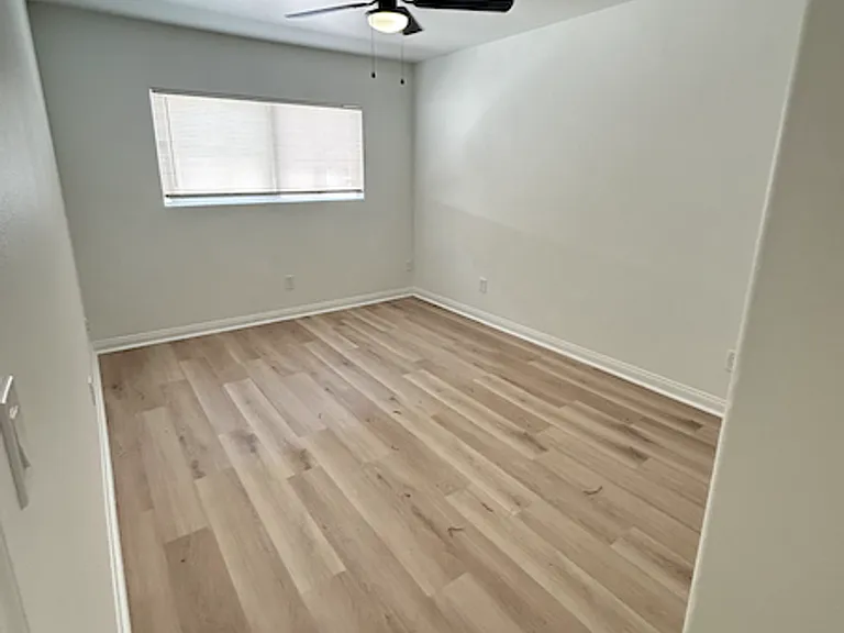 14359 Haynes St — Photo 13