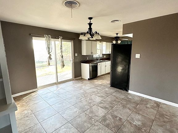 3rd image of 4317 Pasadena Dr